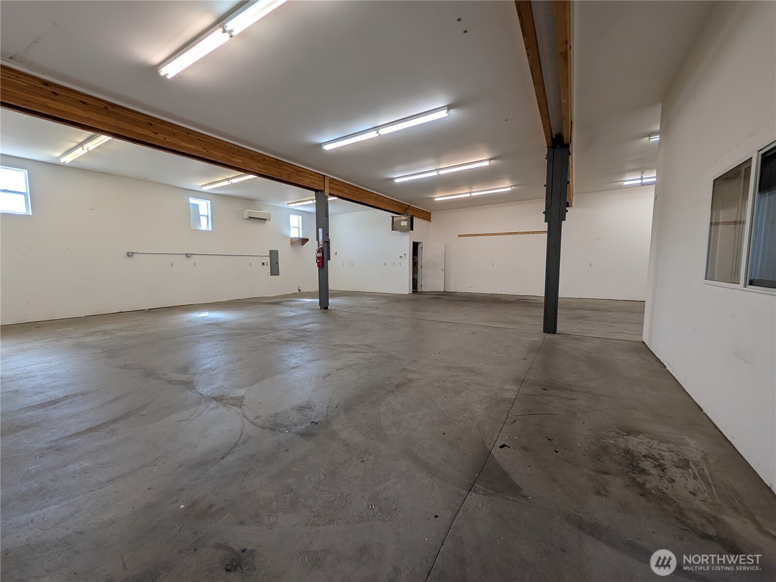 337 W Pine Street Property Photo 7