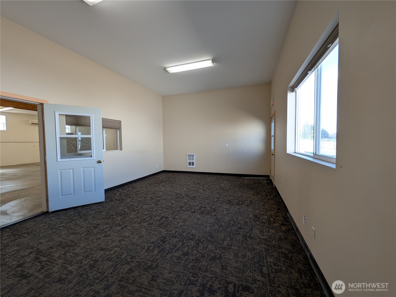 337 W Pine Street Property Photo 8