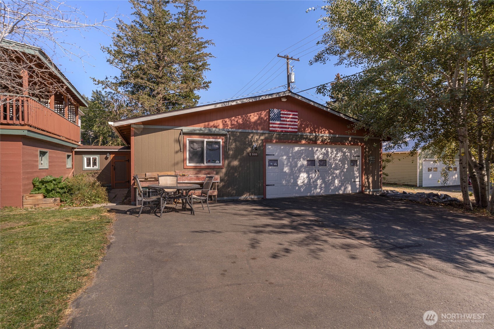 300 E Birch Street Property Photo 3