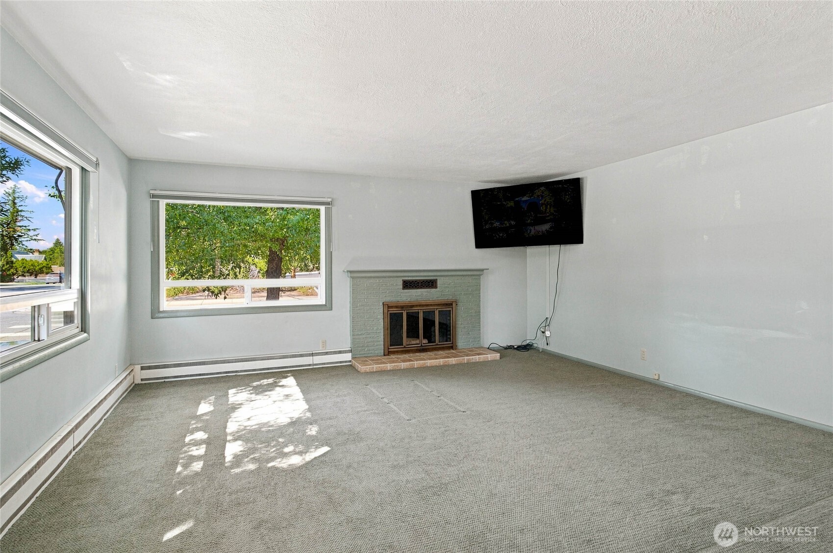 300 E Birch Street Property Photo 5