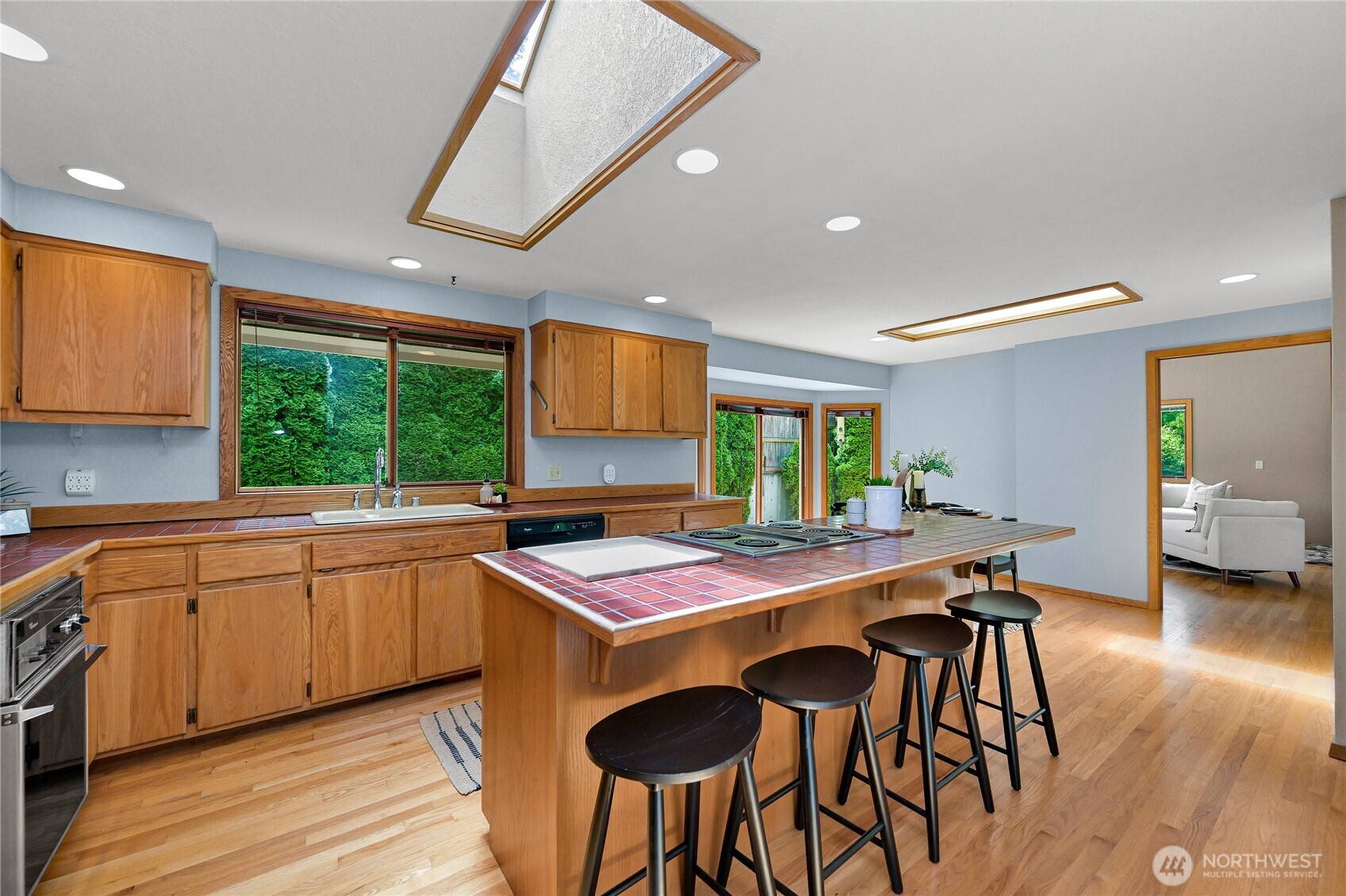 208 Hawthorn Road Property Photo 12
