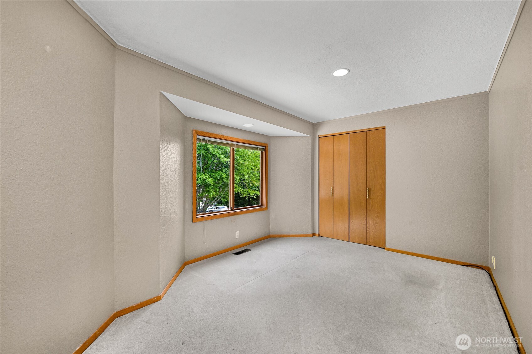 208 Hawthorn Road Property Photo 26