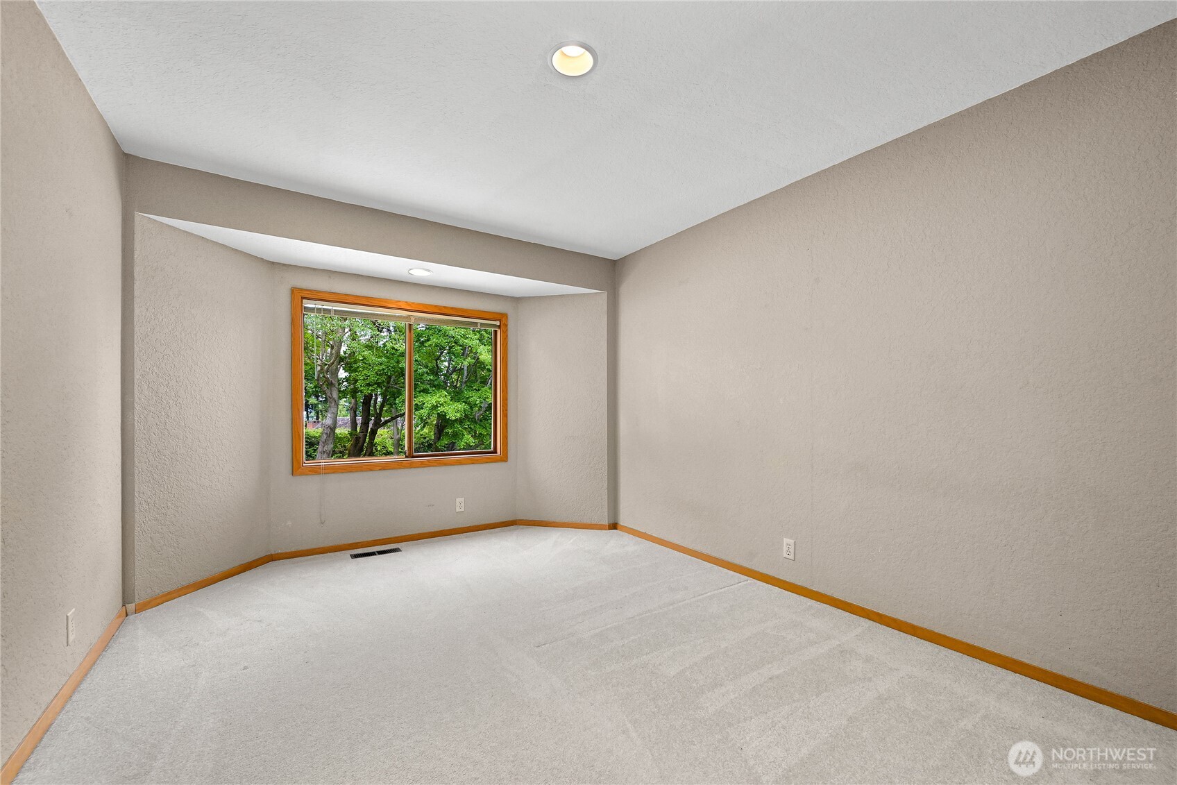 208 Hawthorn Road Property Photo 28
