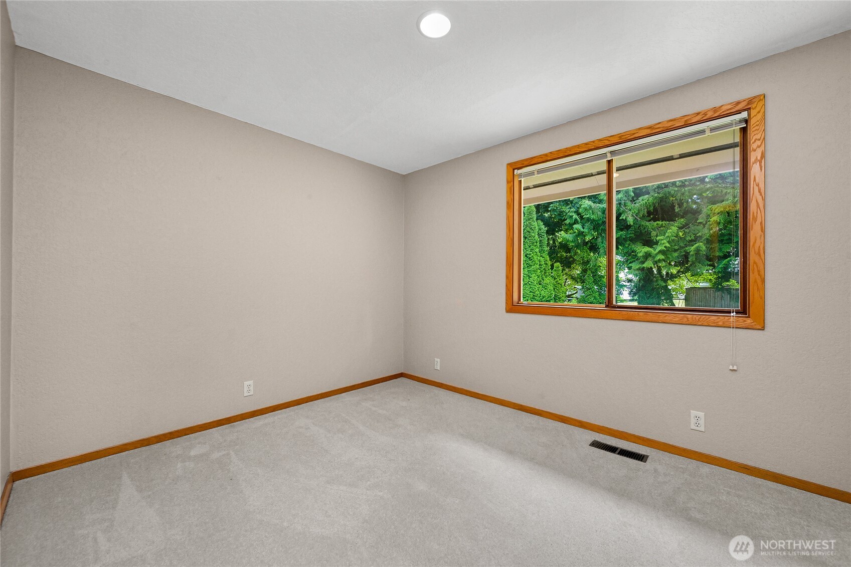 208 Hawthorn Road Property Photo 32