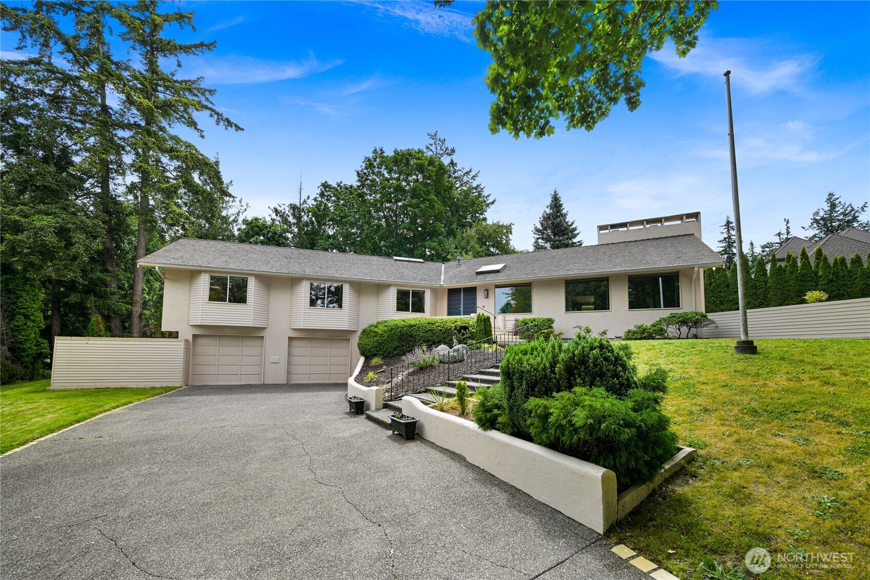 208 Hawthorn Road Property Photo 38