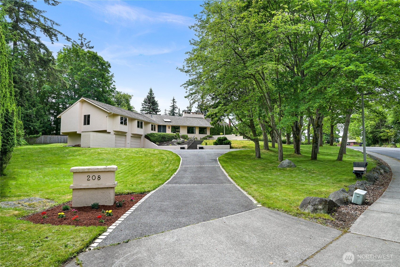 208 Hawthorn Road Property Photo 39