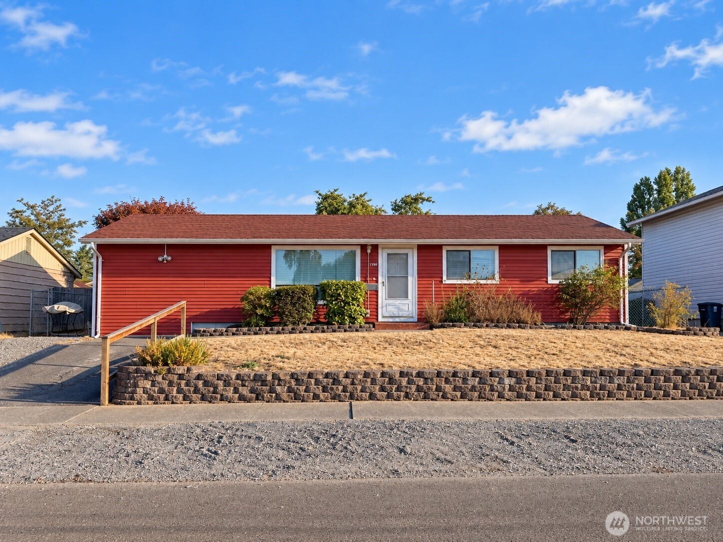 2579695 Property Photo 1