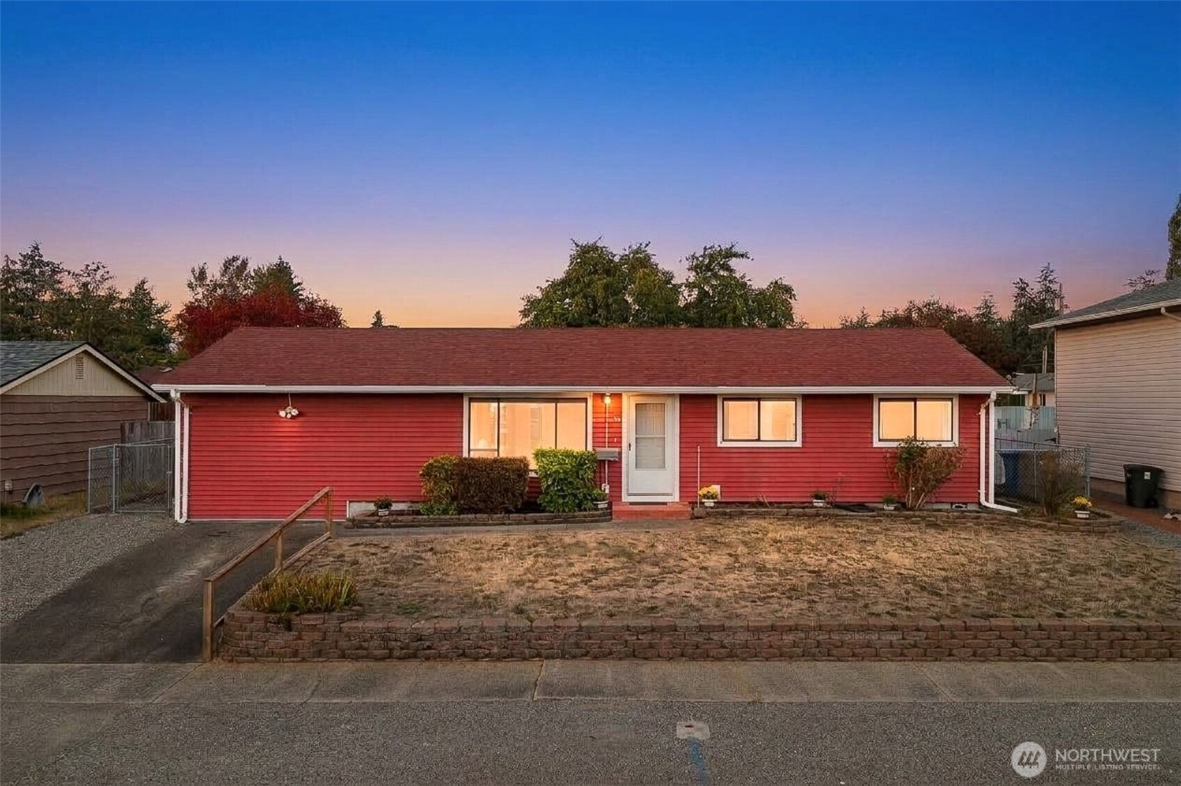 2579695 Property Photo 1
