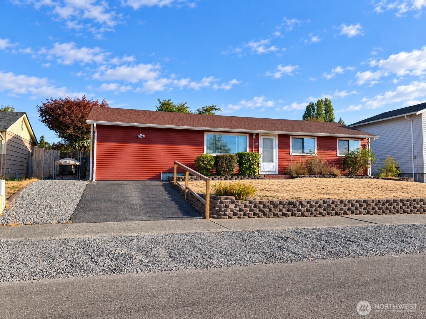 2579695 Property Photo 2