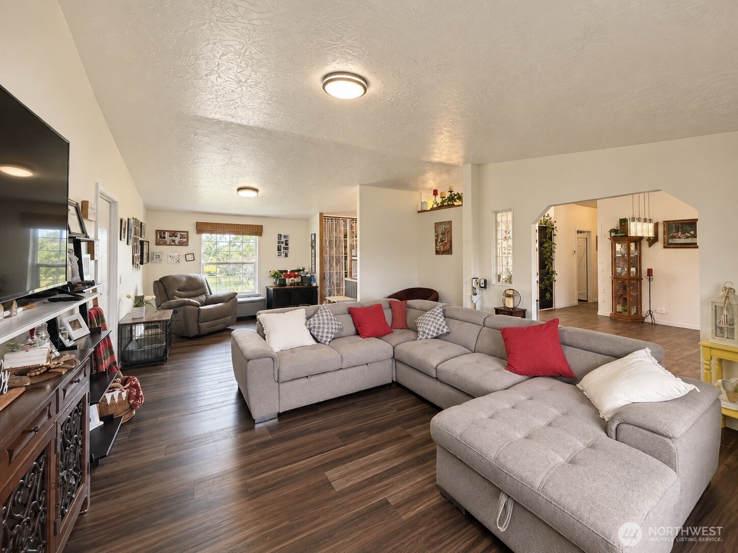 2207 W Parks Lane Property Photo 8