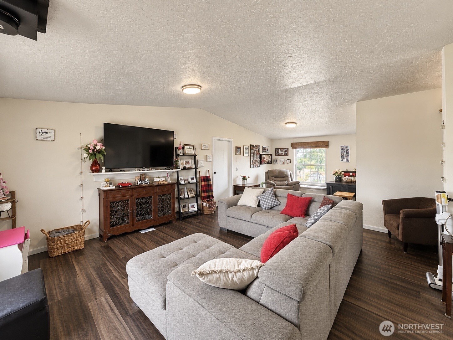 2207 W Parks Lane Property Photo 11