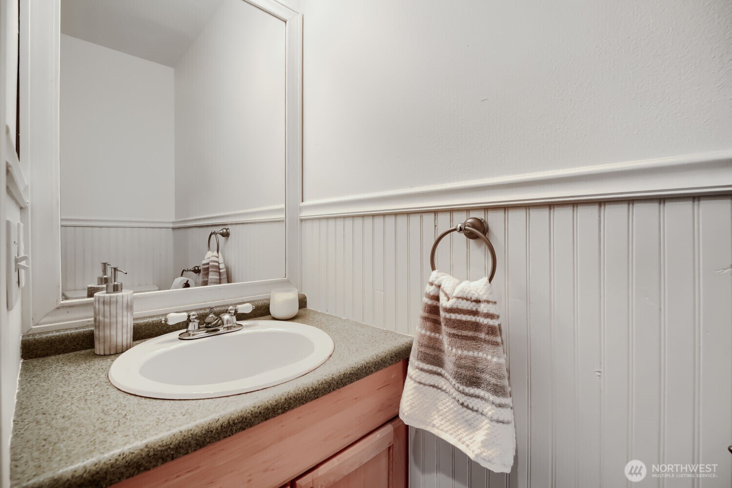115 W Galer Street 304 Property Photo 8