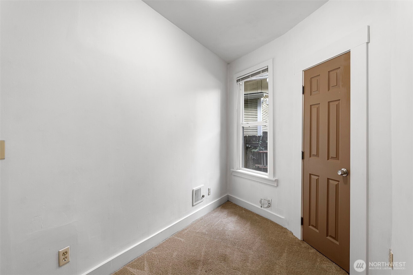 2307 E Columbia Street Property Photo 23