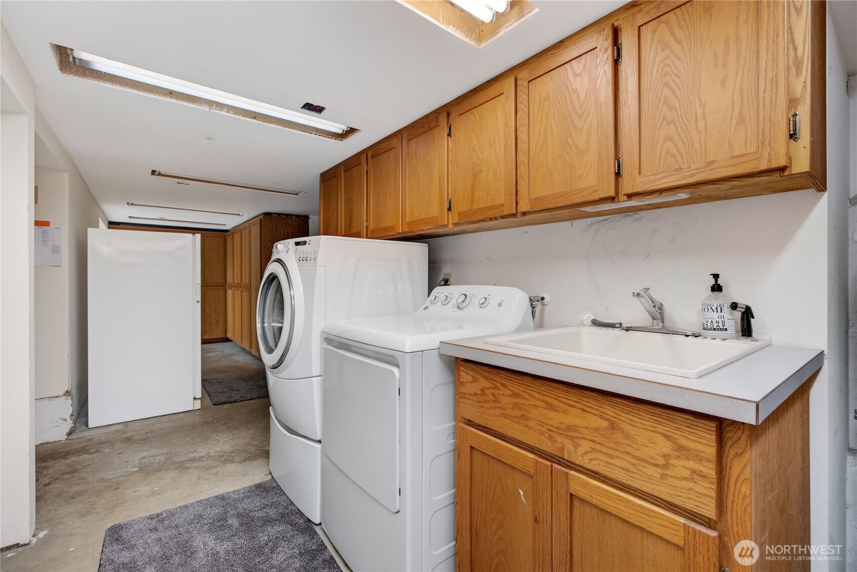 16409 Hoff Road Property Photo 24