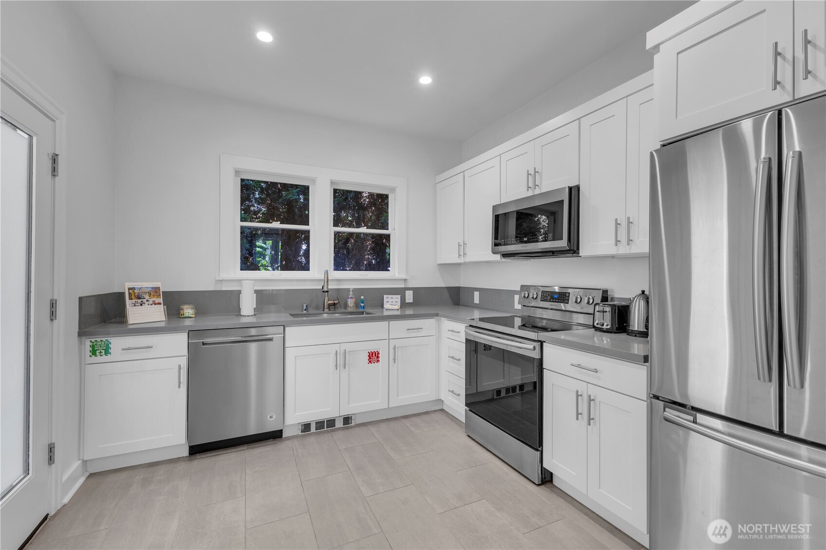 250 Ne 50th Street Property Photo 15