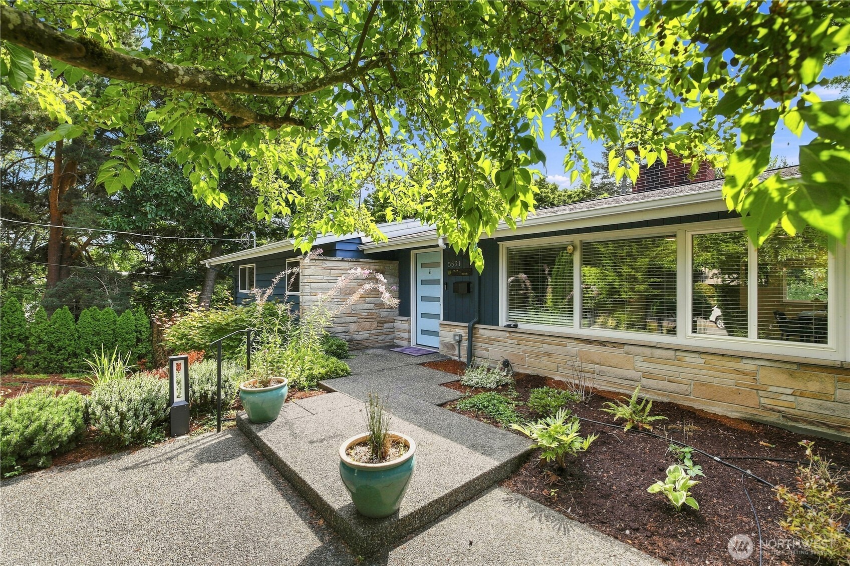 5521 NE 63rd Street Property Photo 1