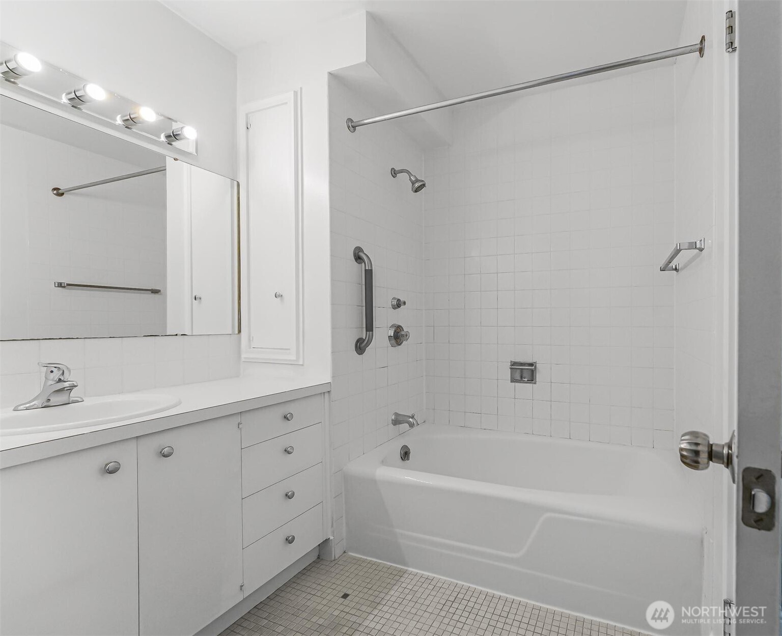 521 5th Avenue 306 Property Photo 7