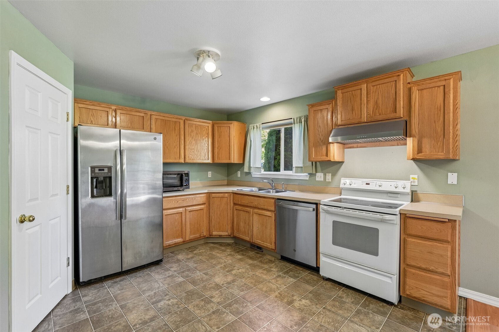 1153 Nw 7th Way Property Photo 8