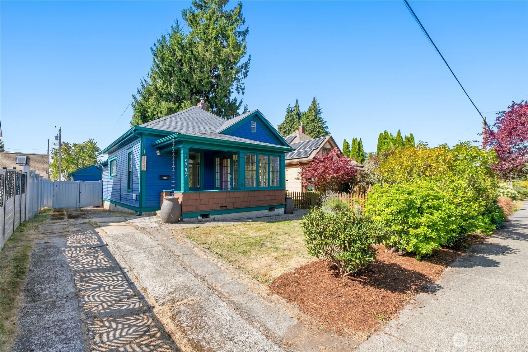 1449 1447 Humboldt Street Property Photo 6