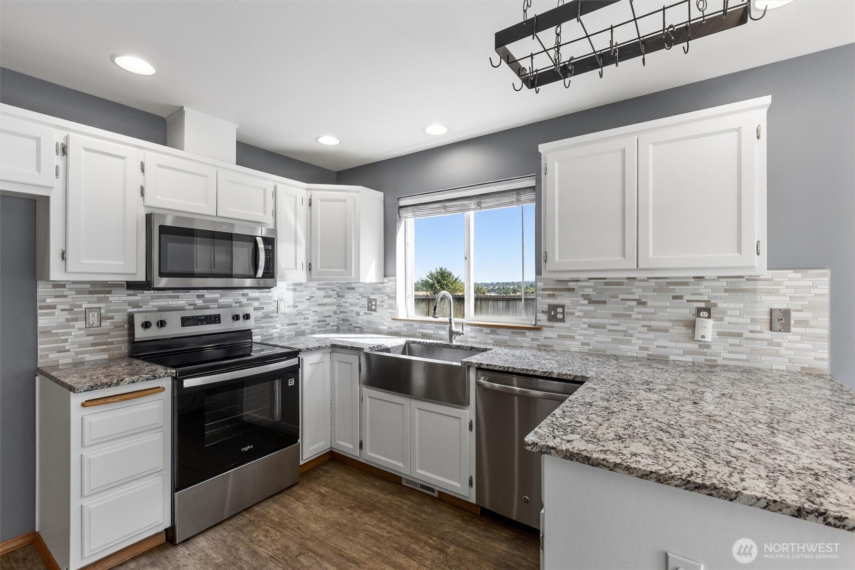 610 Date Avenue Property Photo 6