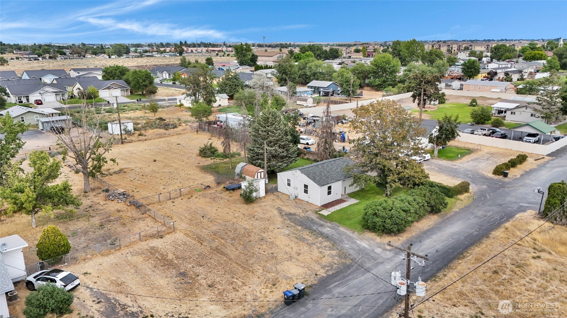 1212 W Concord Avenue Property Photo 3