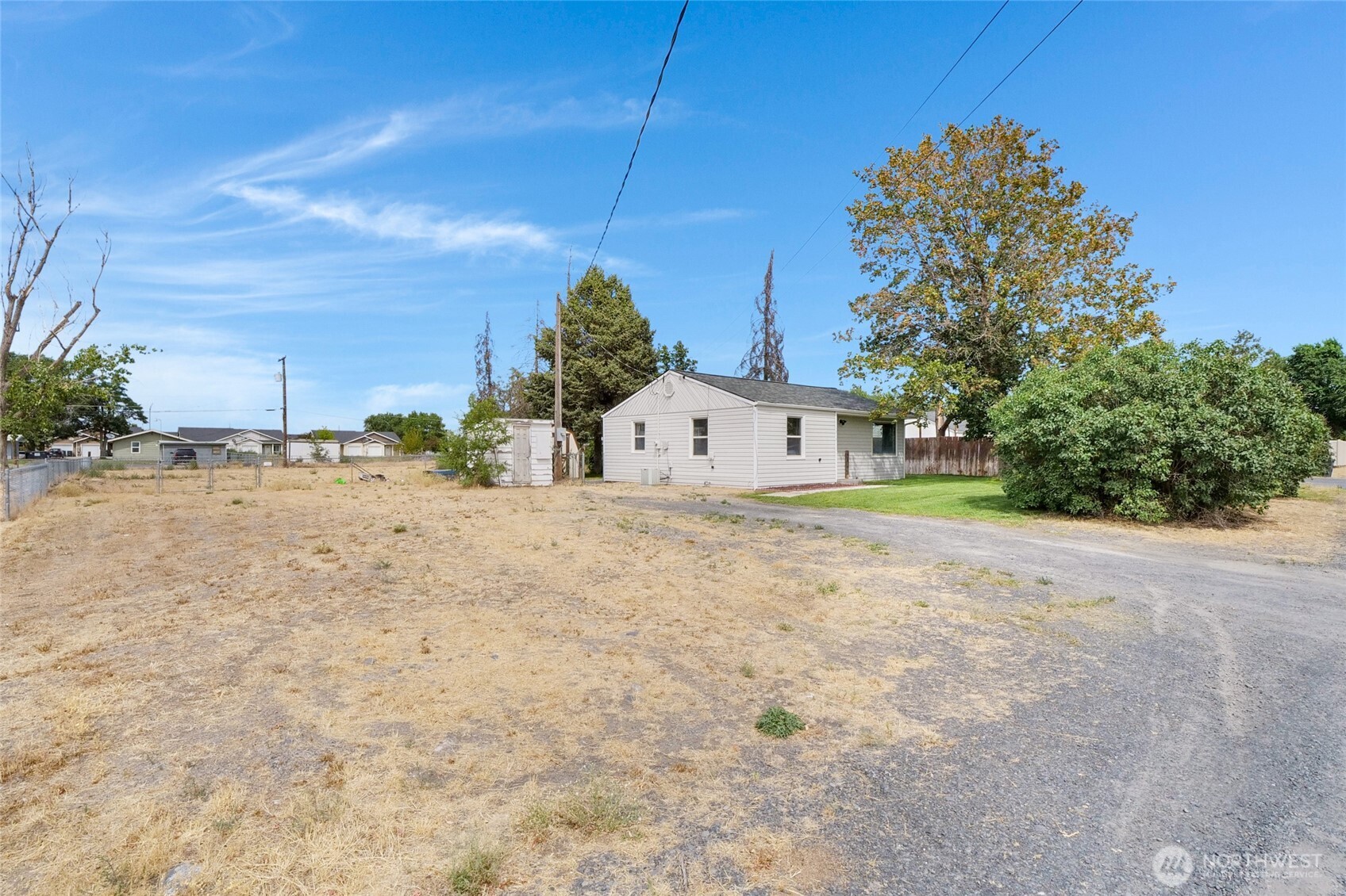 1212 W Concord Avenue Property Photo 6