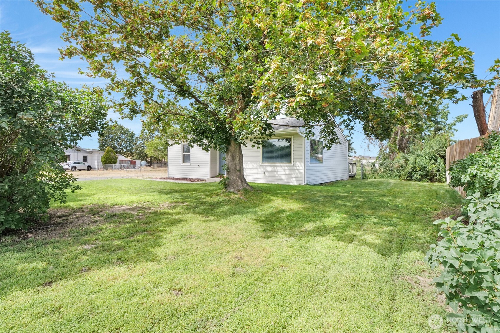 1212 W Concord Avenue Property Photo 8