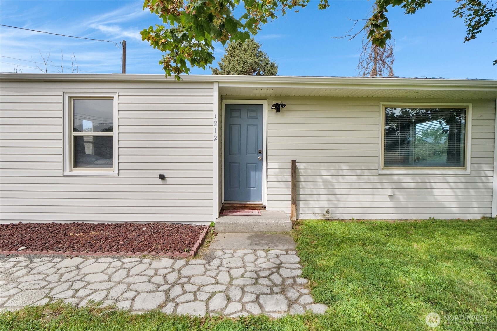 1212 W Concord Avenue Property Photo 11