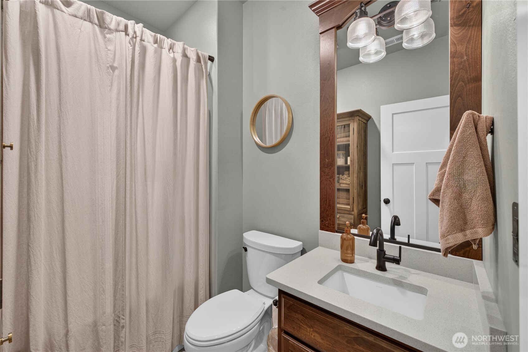 2477 Hanson Loop Property Photo 27