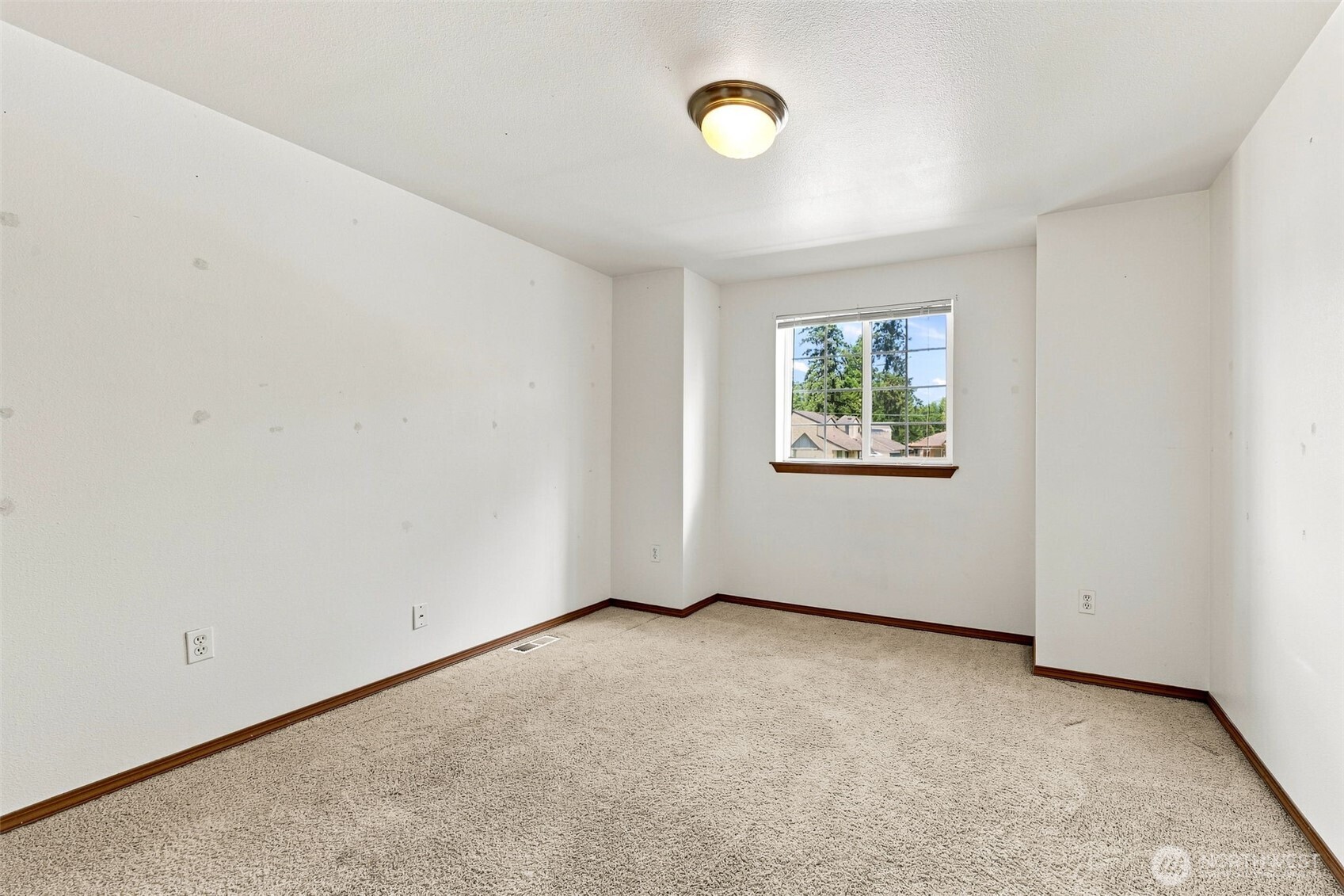 25517 35th Avenue Property Photo 11