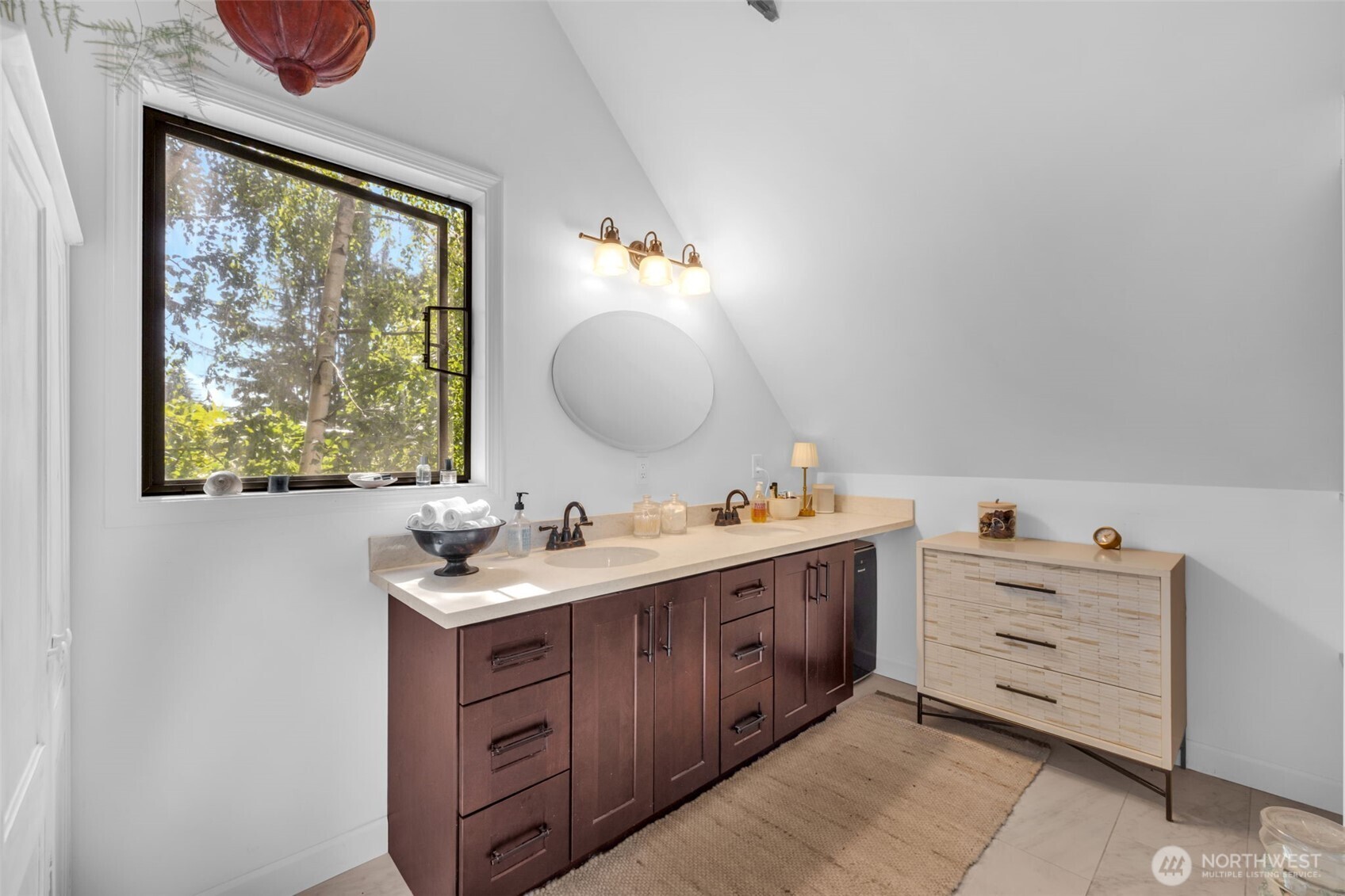 14332 Phinney Avenue Property Photo 23