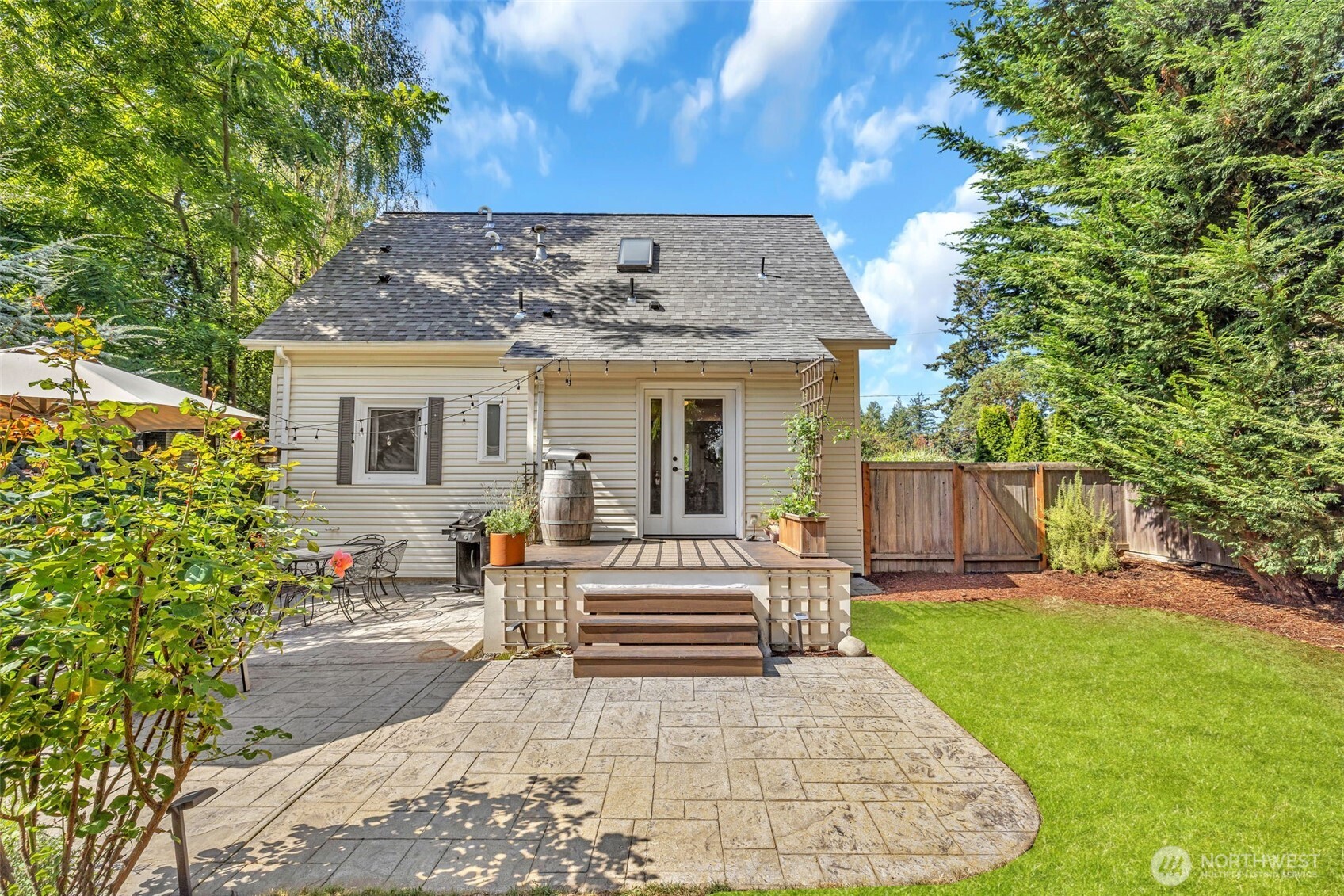 14332 Phinney Avenue Property Photo 31