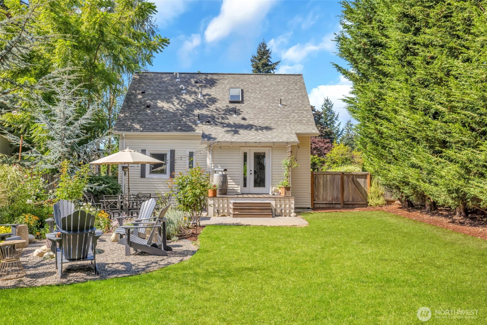 14332 Phinney Avenue Property Photo 32