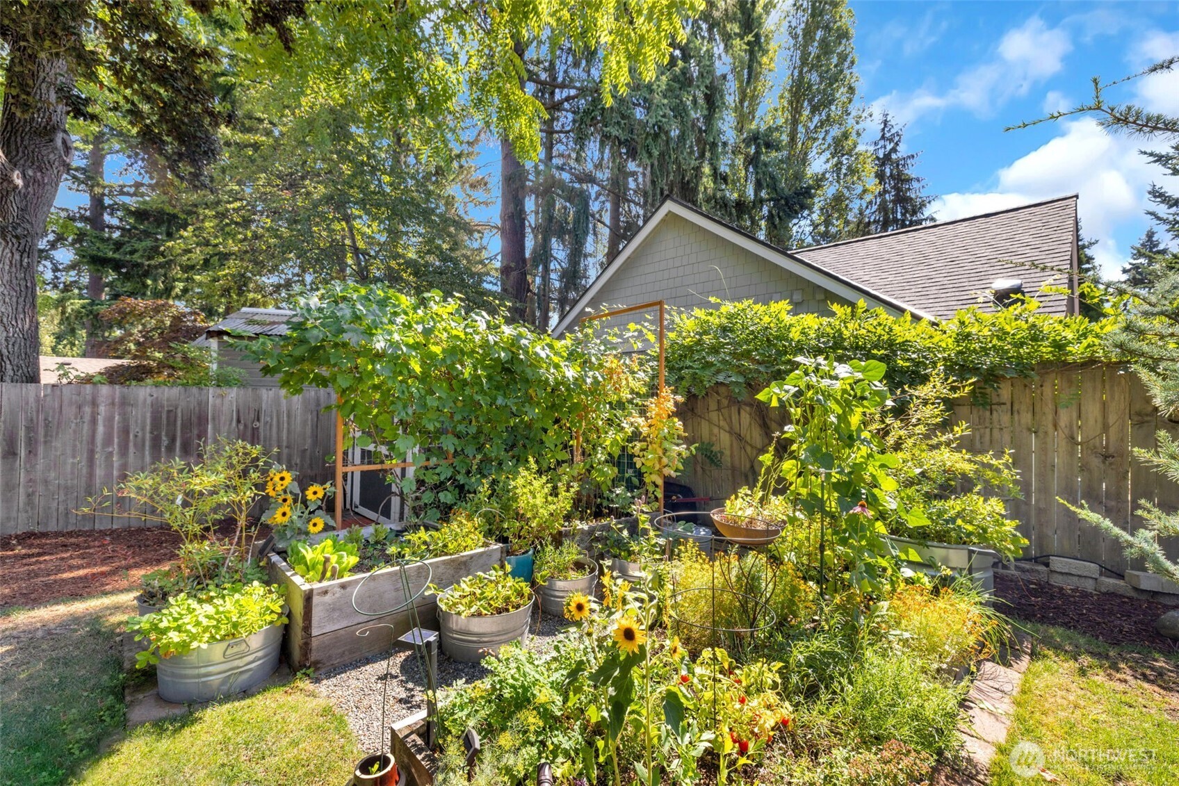 14332 Phinney Avenue Property Photo 36