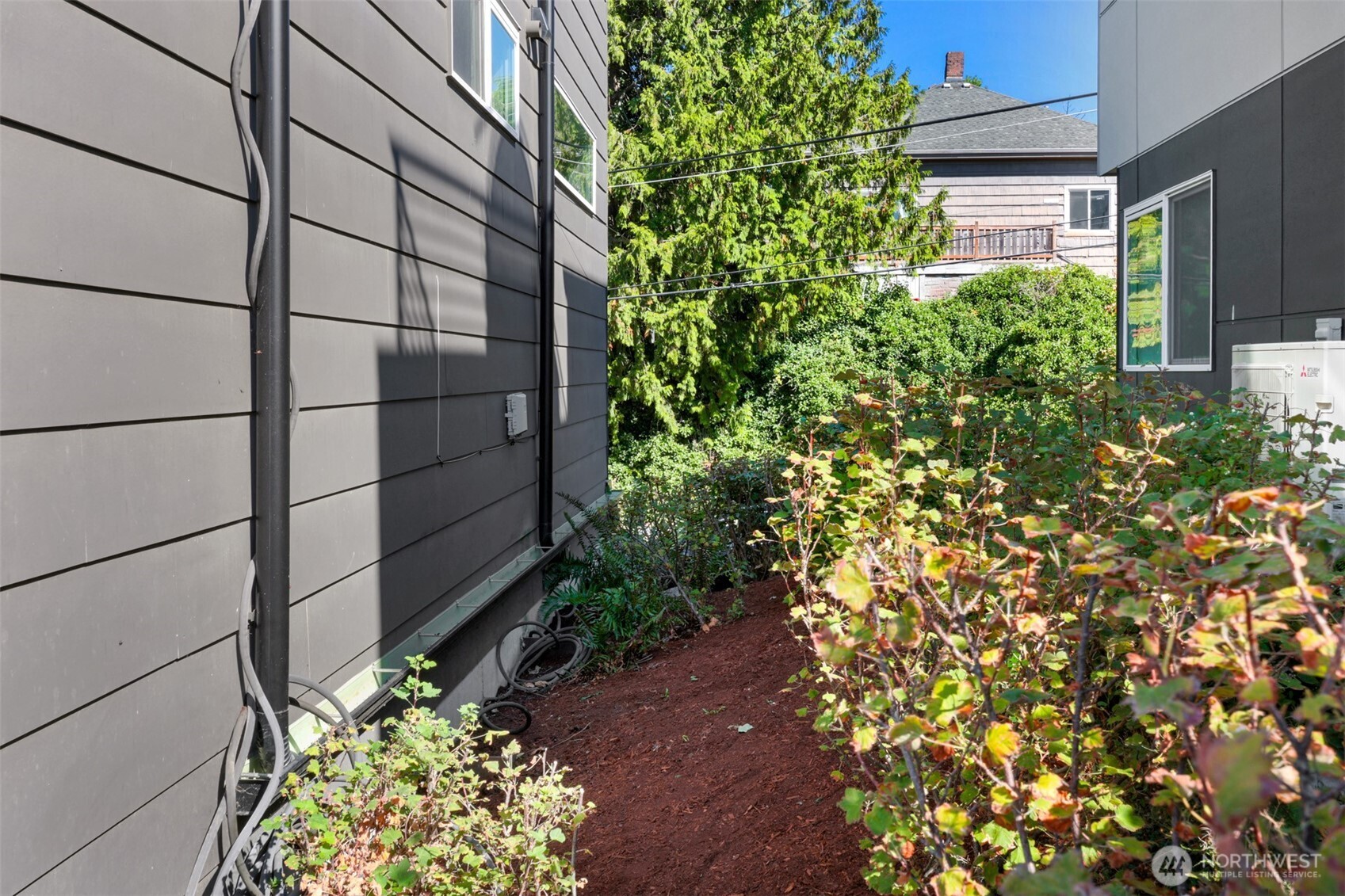2909 S Dearborn Property Photo 25