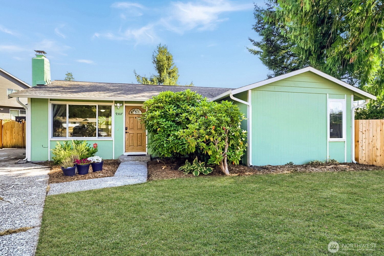 9307 3rd Place Property Photo 1