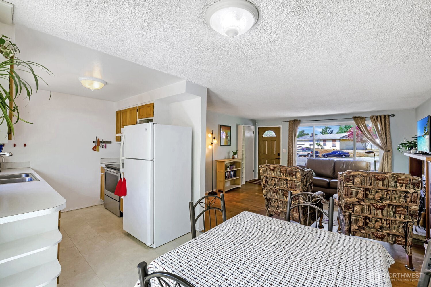 9307 3rd Place Property Photo 11