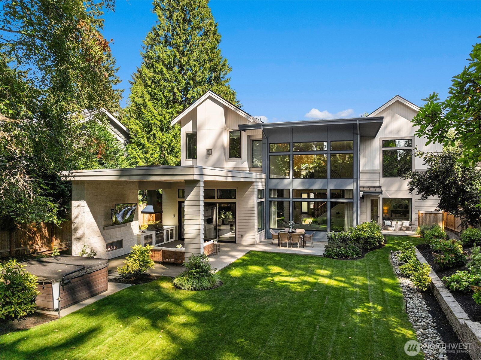 2131 104th Place Property Photo 1