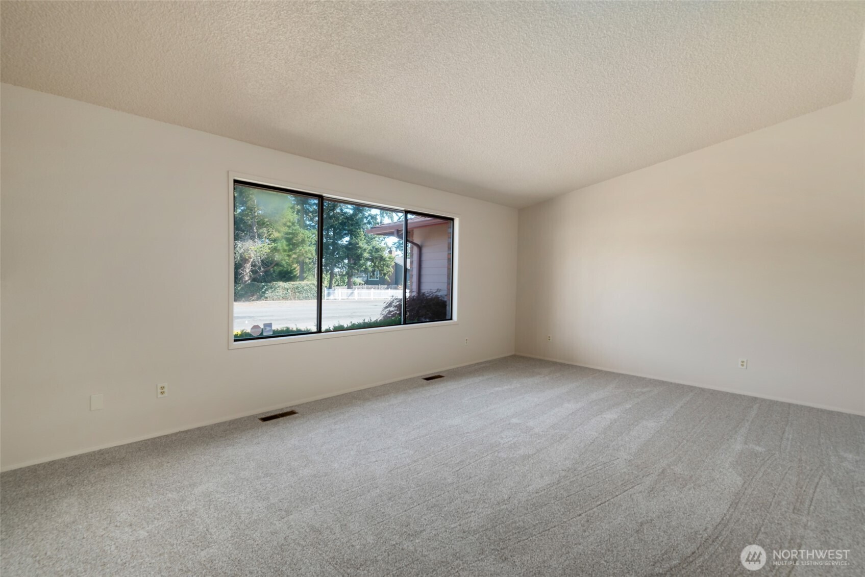 281 Nw Fairhaven Drive Property Photo 8