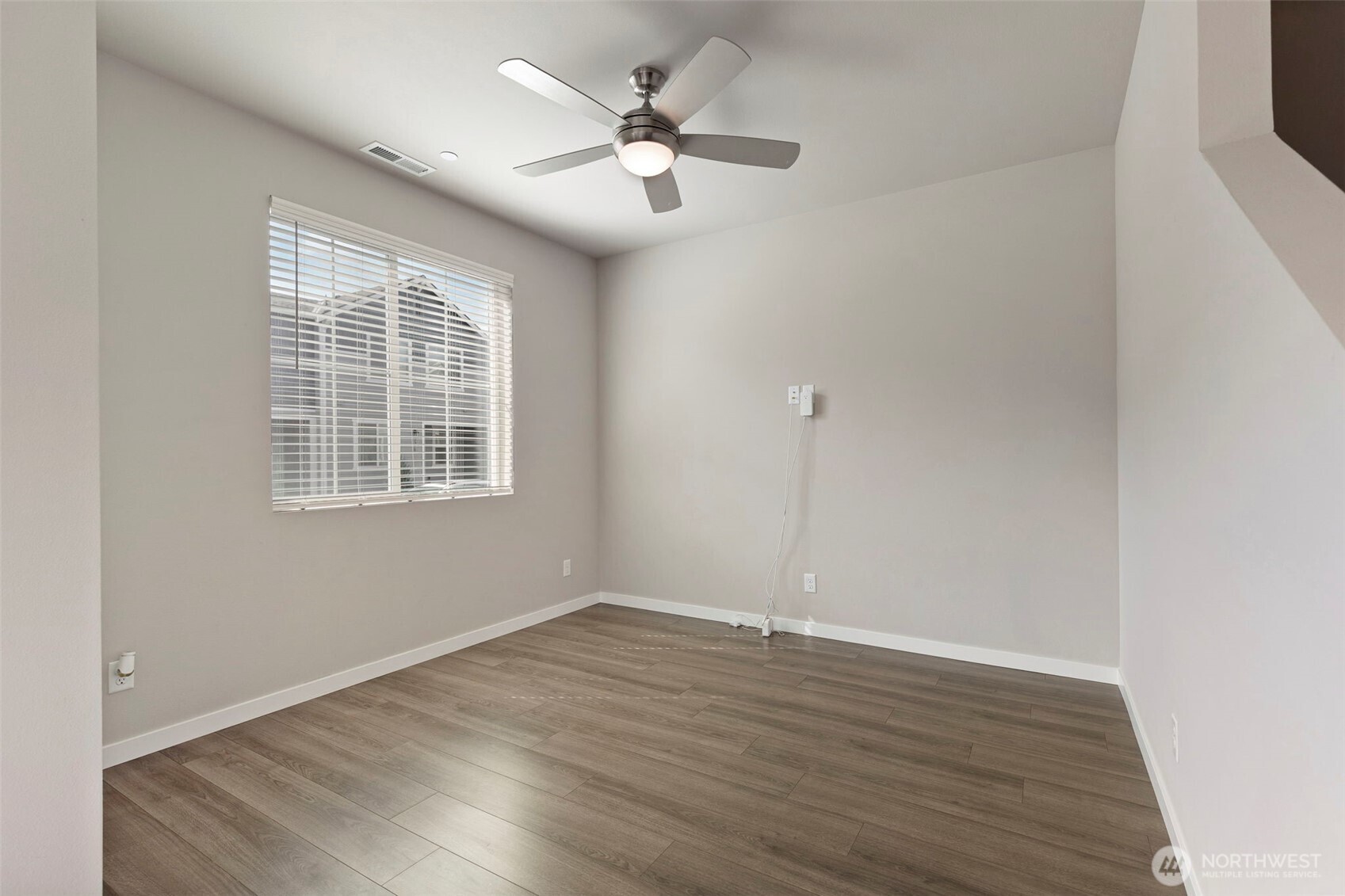 1221 E 53rd Street Property Photo 13