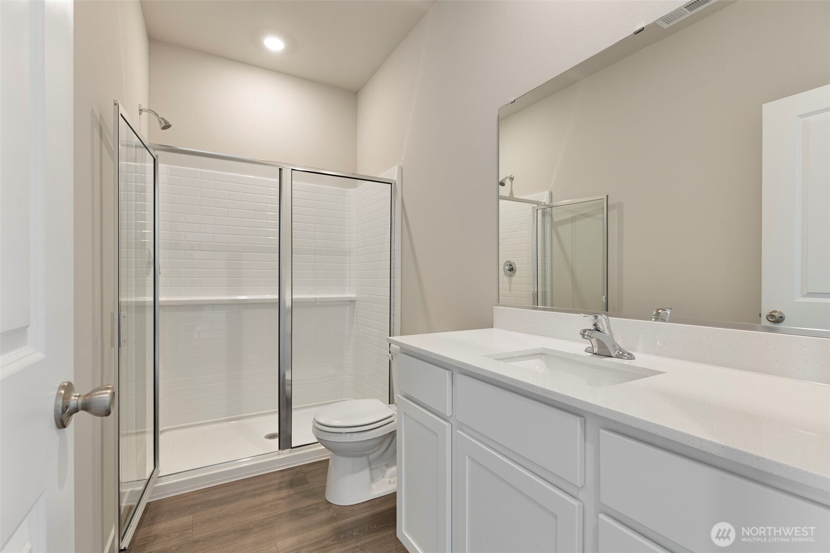 1221 E 53rd Street Property Photo 16
