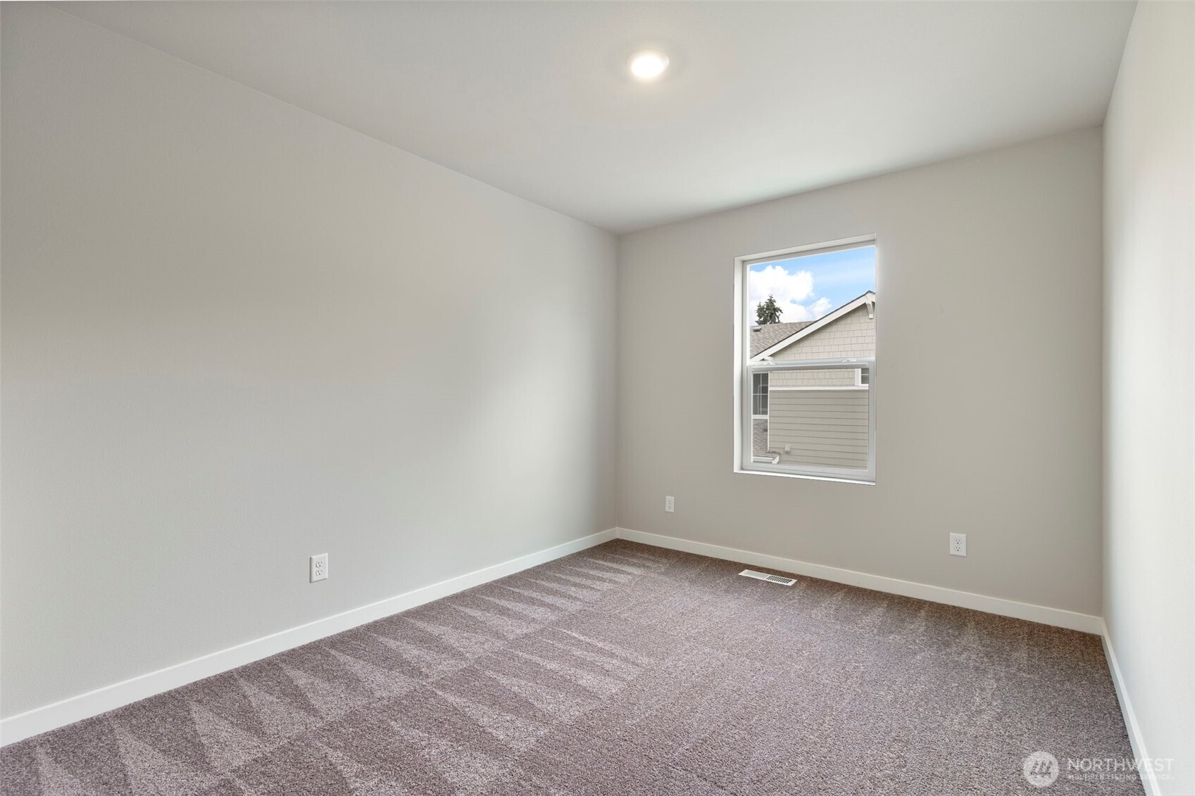 1221 E 53rd Street Property Photo 26