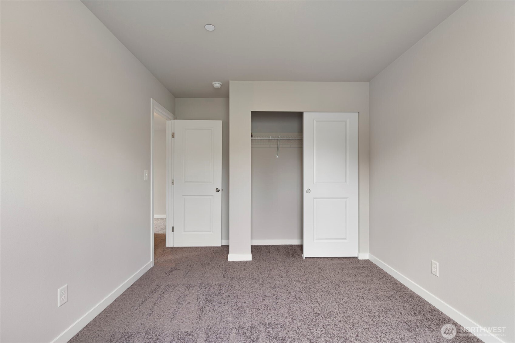 1221 E 53rd Street Property Photo 27