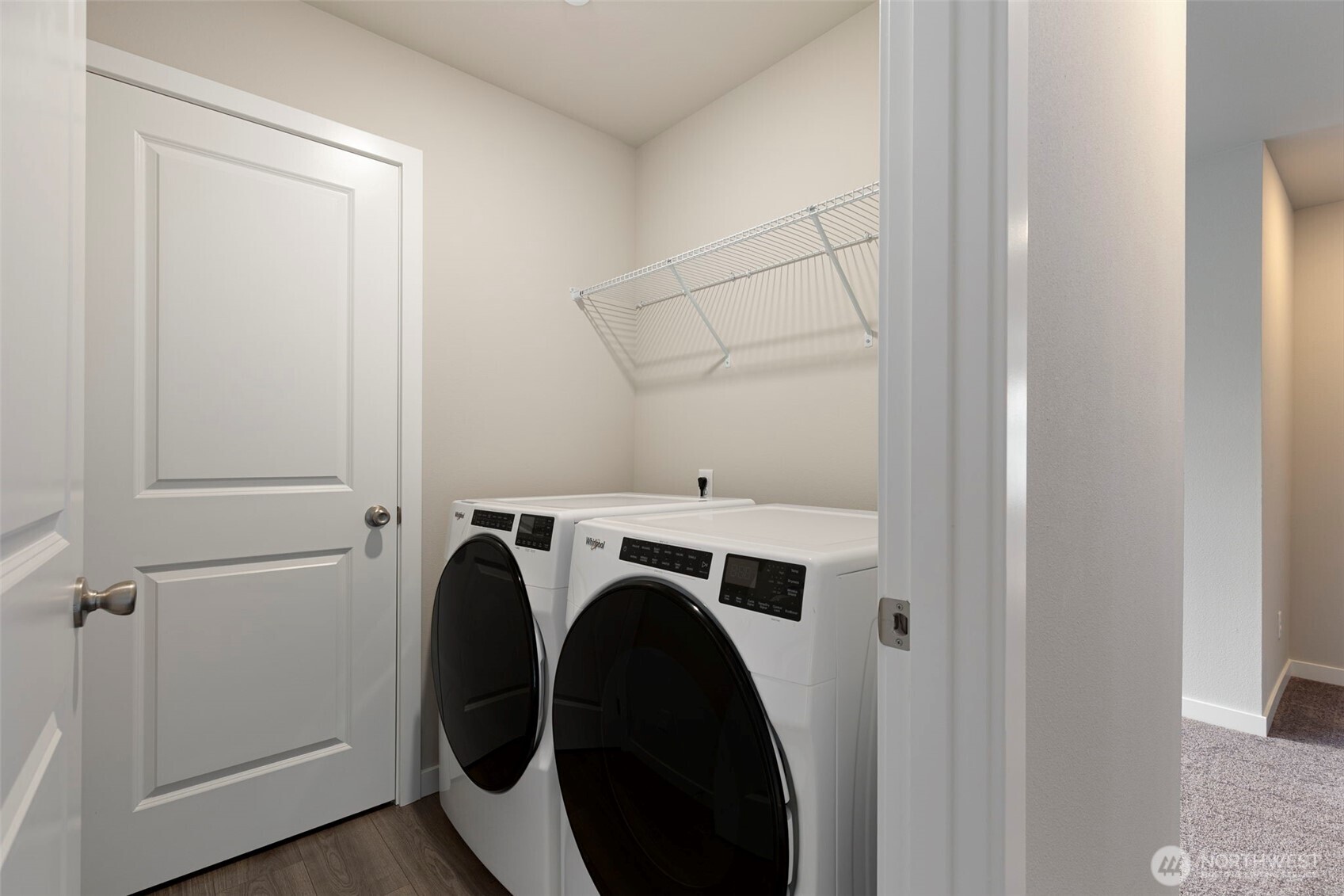 1221 E 53rd Street Property Photo 29