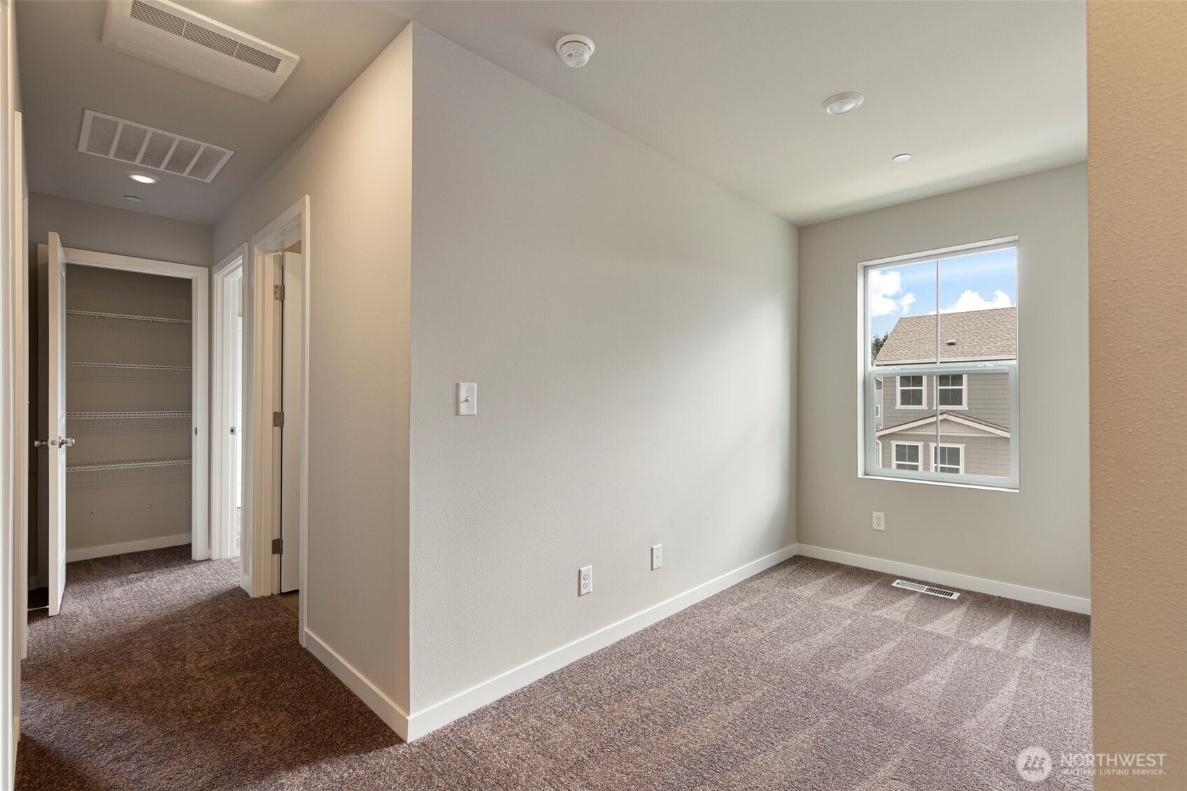 1221 E 53rd Street Property Photo 30
