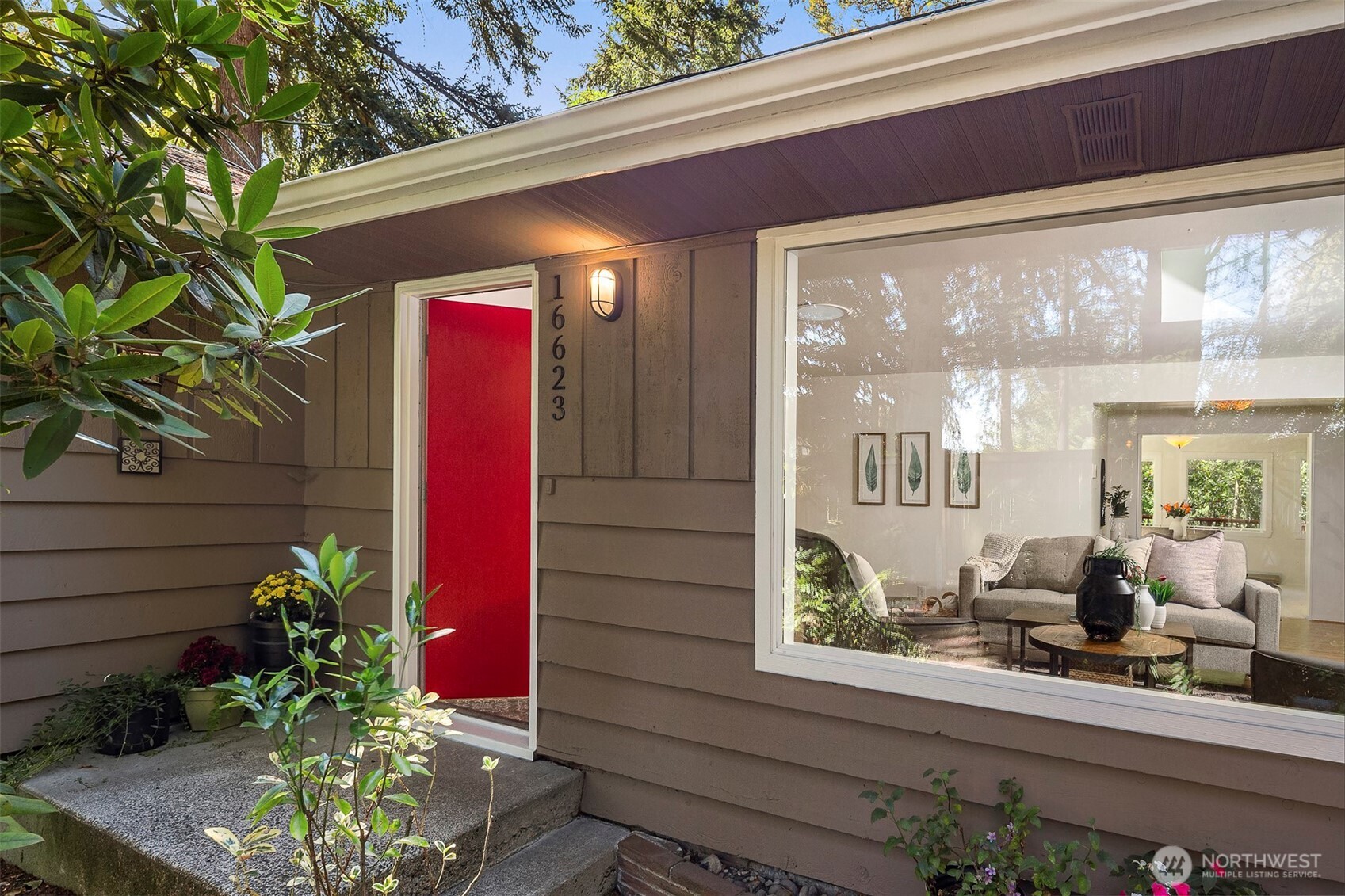 16623 Fremont Avenue Property Photo 2