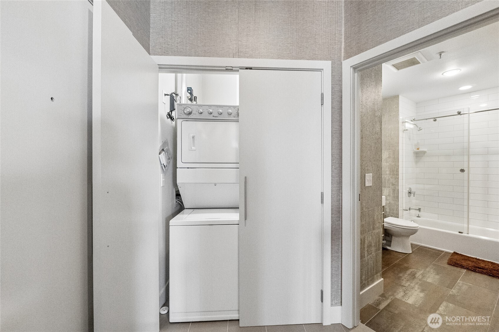 303 E Pike Street 501 Property Photo 20
