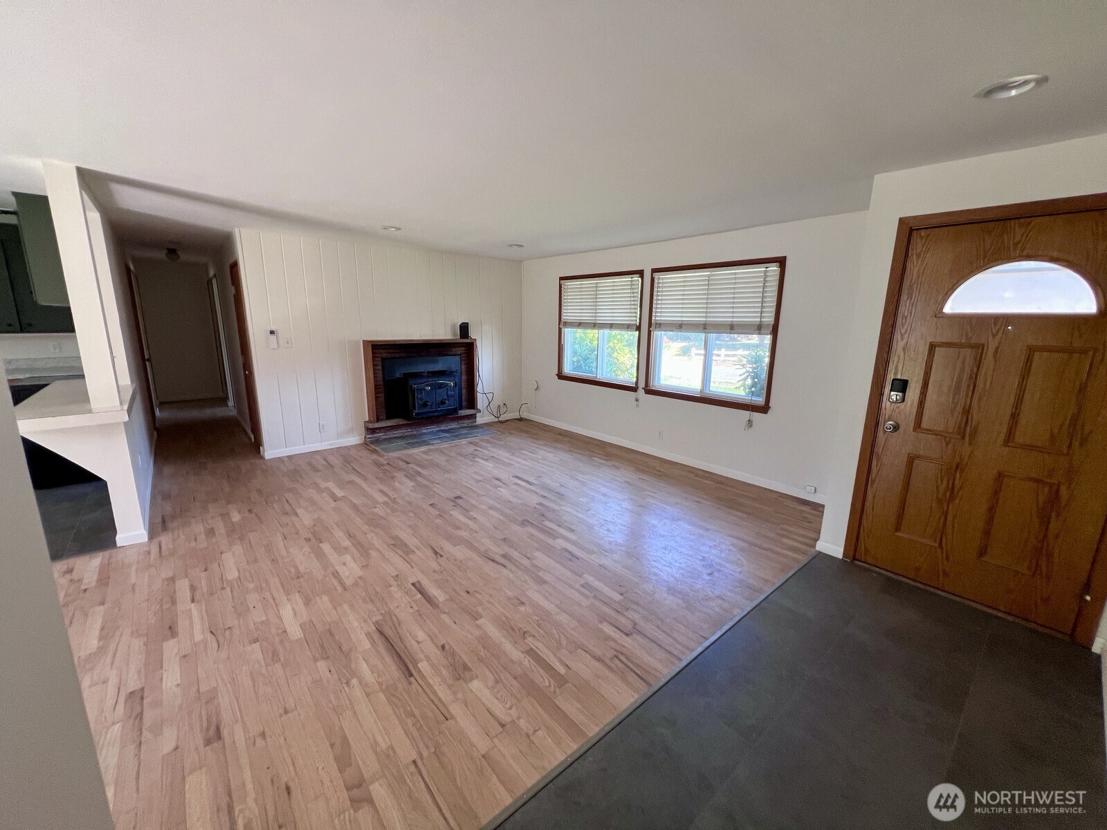 223 S 187th Street Property Photo 4