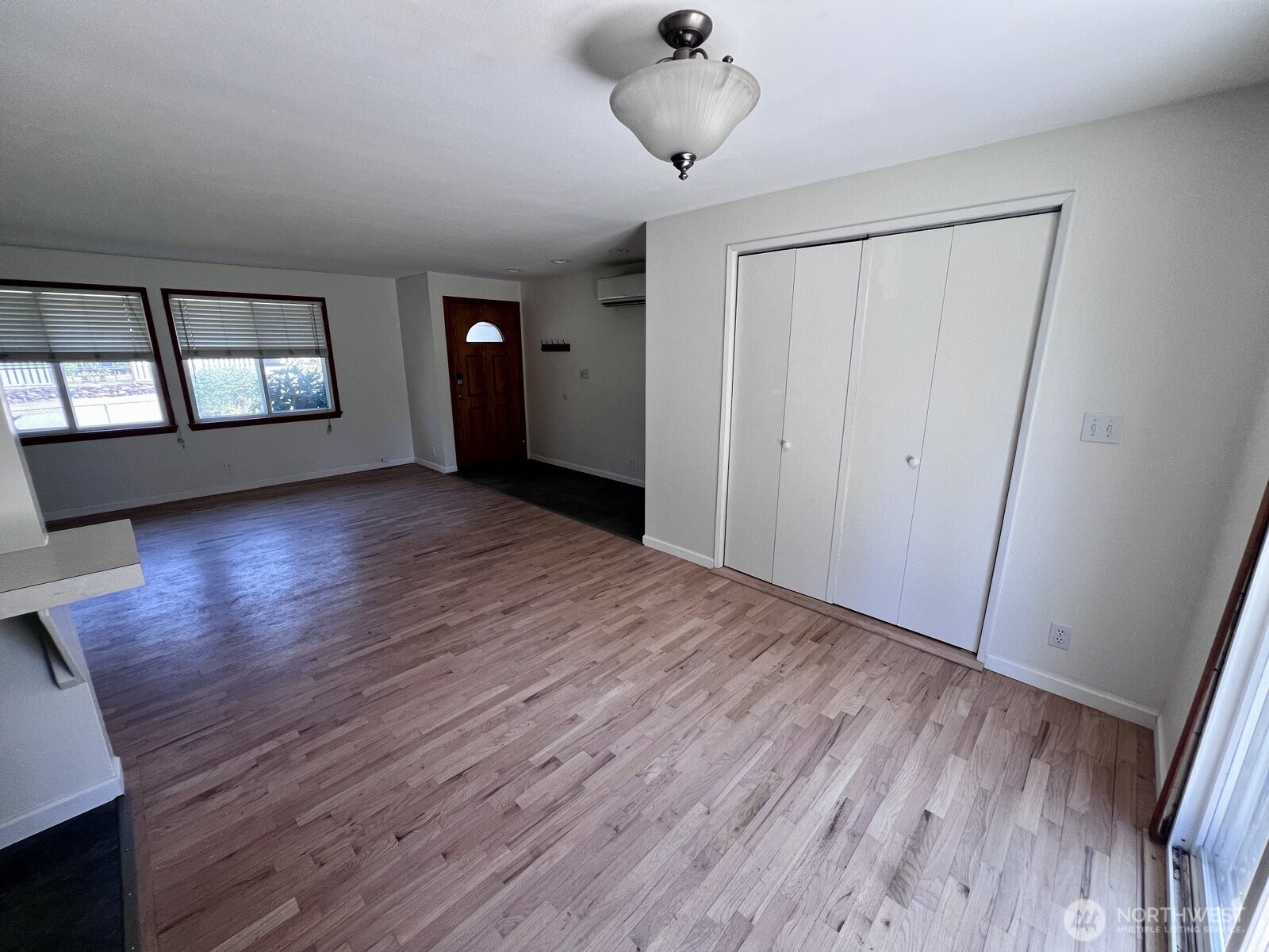 223 S 187th Street Property Photo 5