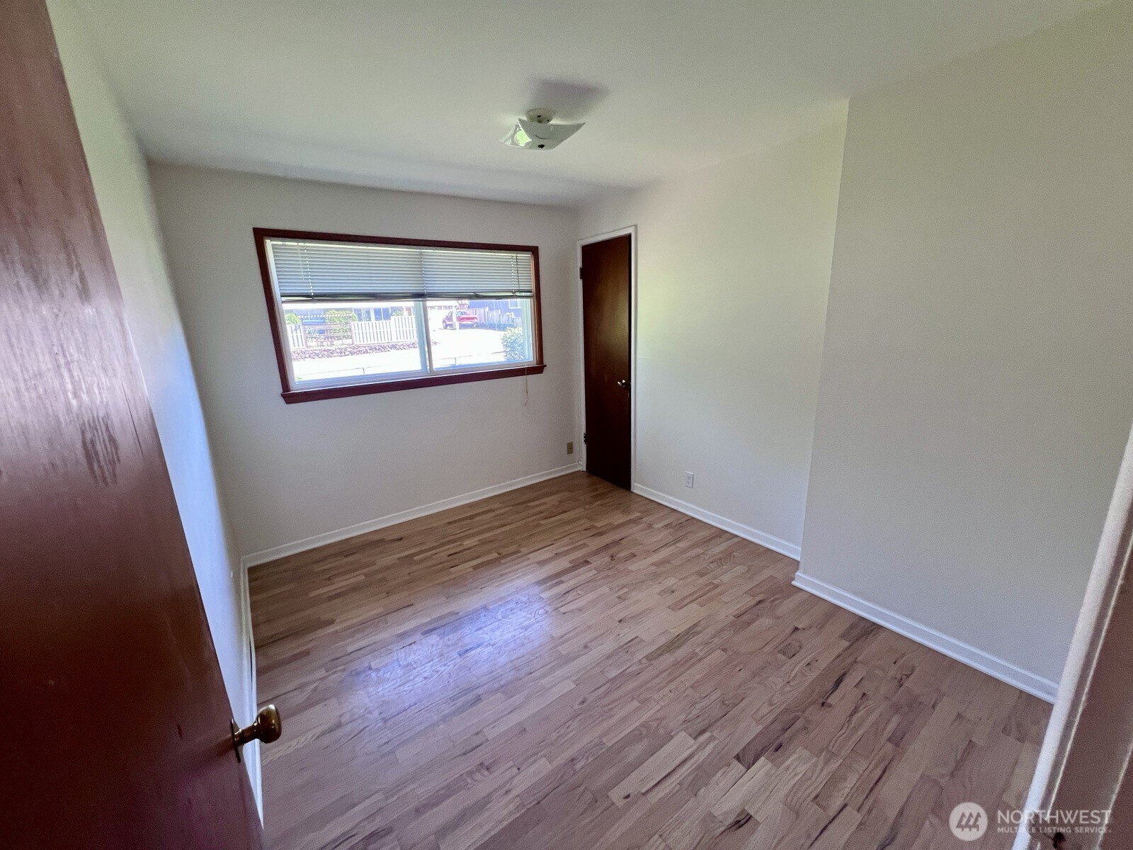 223 S 187th Street Property Photo 11
